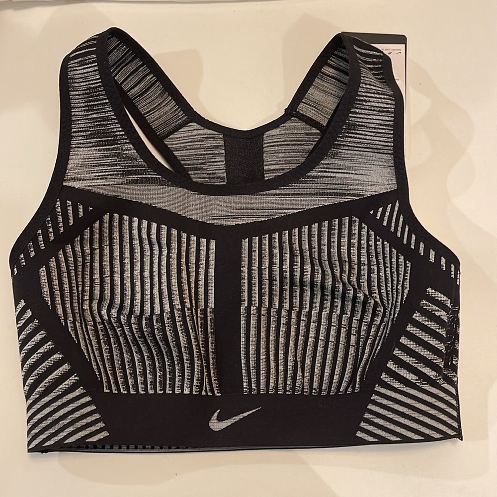 New!!!! Nike training Bra —-size L